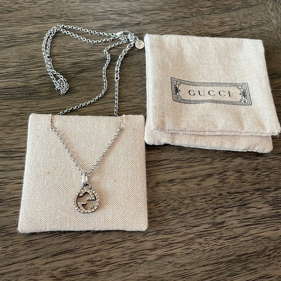 Gucci Interlocking Pendant Necklace NWOT - Picture 2 of 11
